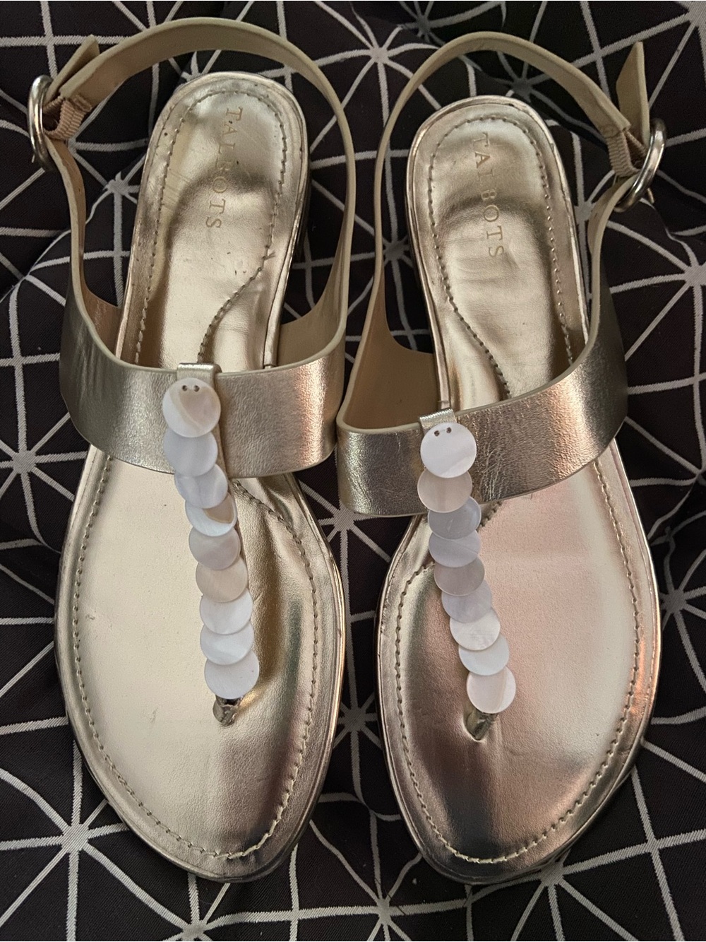 TALBOTS KERI SHELLS LEATHER FLAT SANDALS In GOLD - METALLIC..NEW